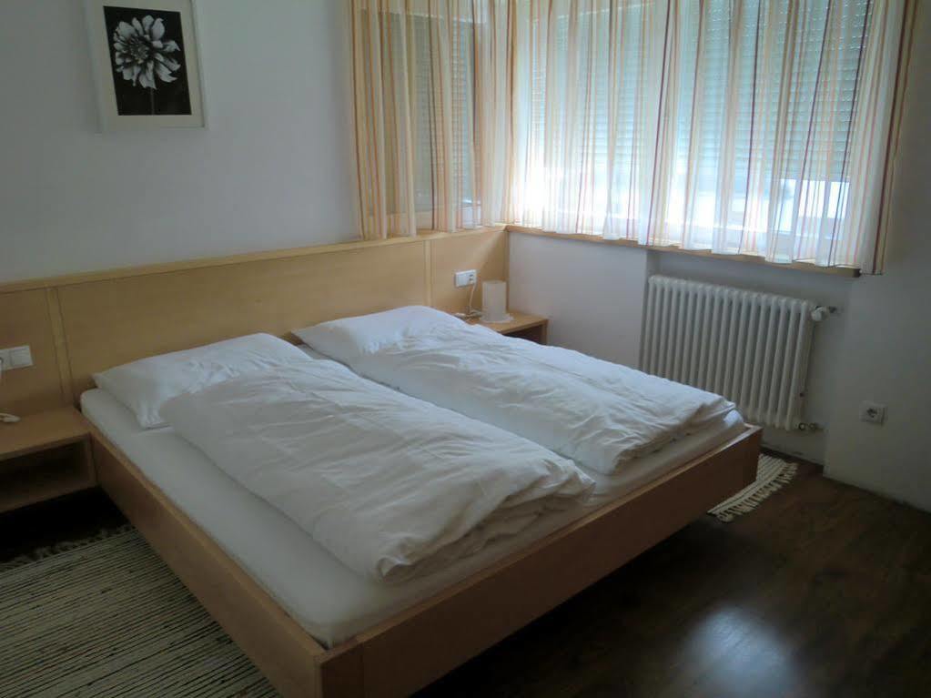 Hotel Gasthof Jochele Falzes Exterior foto